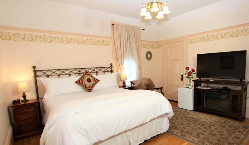 Luxury Glen Ellen Guest Rooms