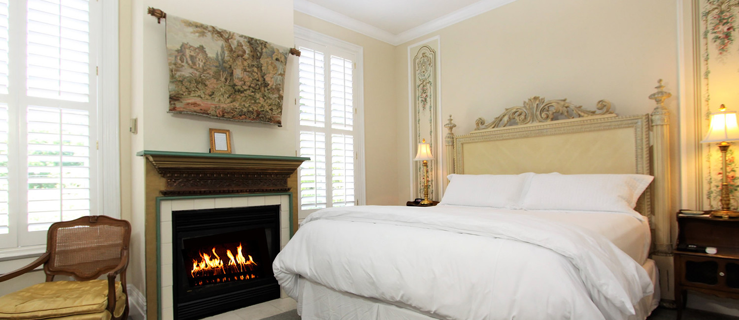 Discover Contemporary Guest Rooms and Modern Amenities in The Heart of Napa