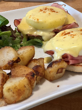 Breakfast - Eggs Benedict